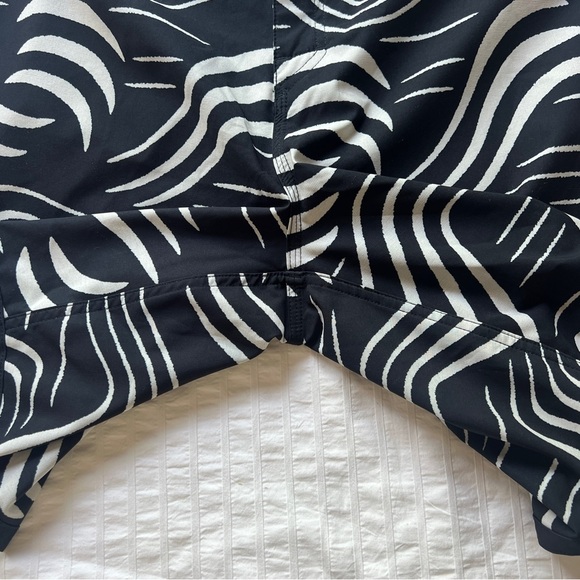 Outerknown Dobby Modern Scallop Swim Trunks in Black and White, 36 - Picture 6 of 12